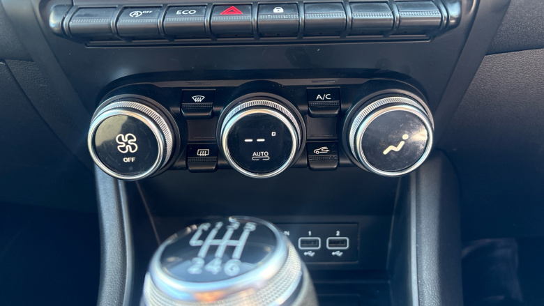 Renault Captur 1.3 TCE 130 Iconic 5dr Petrol Hatchback